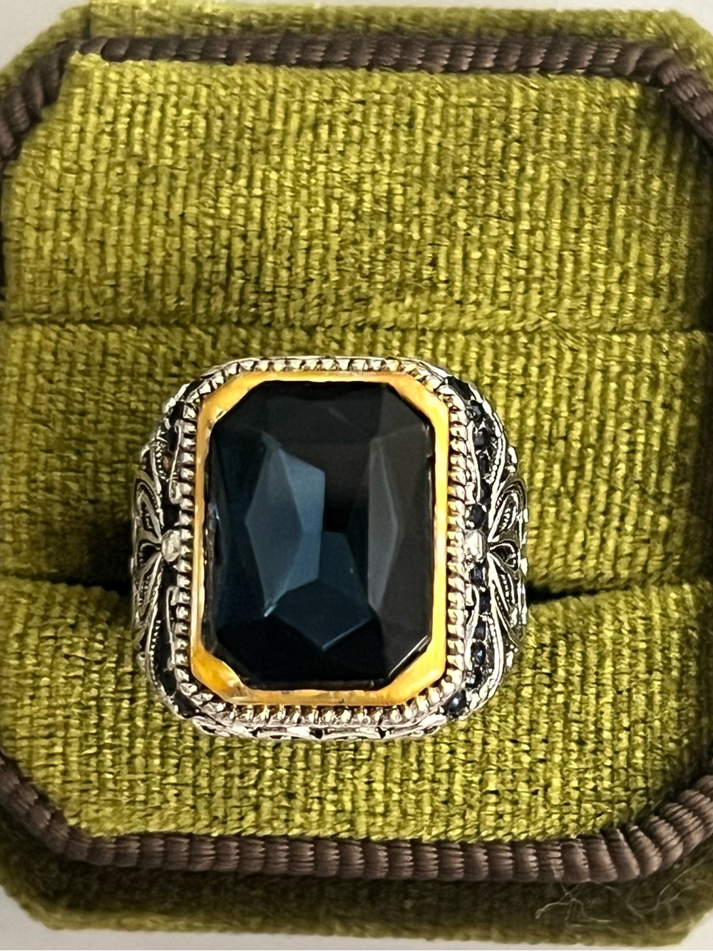 Vintage/Classic Design Gorgeous Gemstone Silver Statement Band Size 6